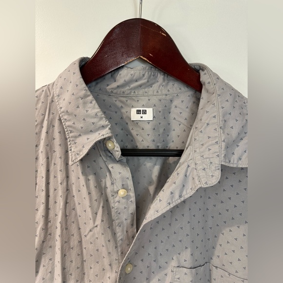Uniqlo grey and blue pattern button up shirt size M - Picture 2 of 5